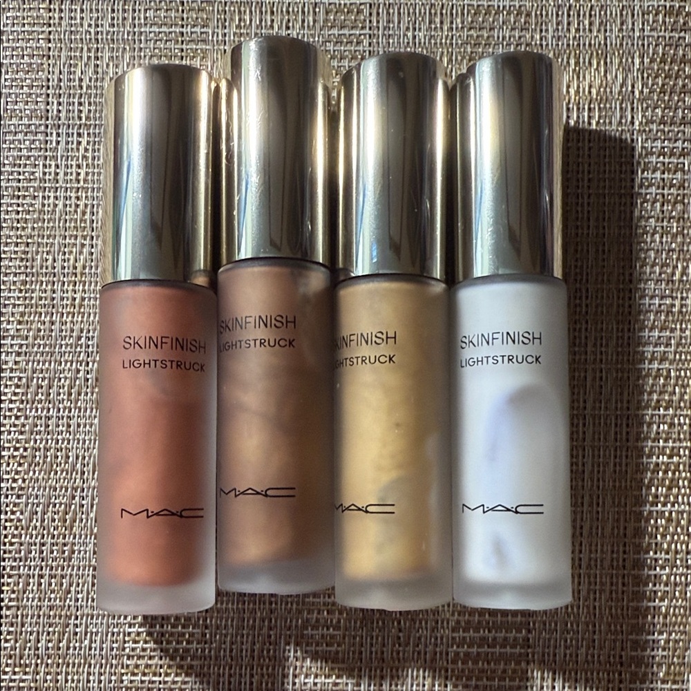 💋50%💋MAC Cosmetics Skinfinish Lightstruck